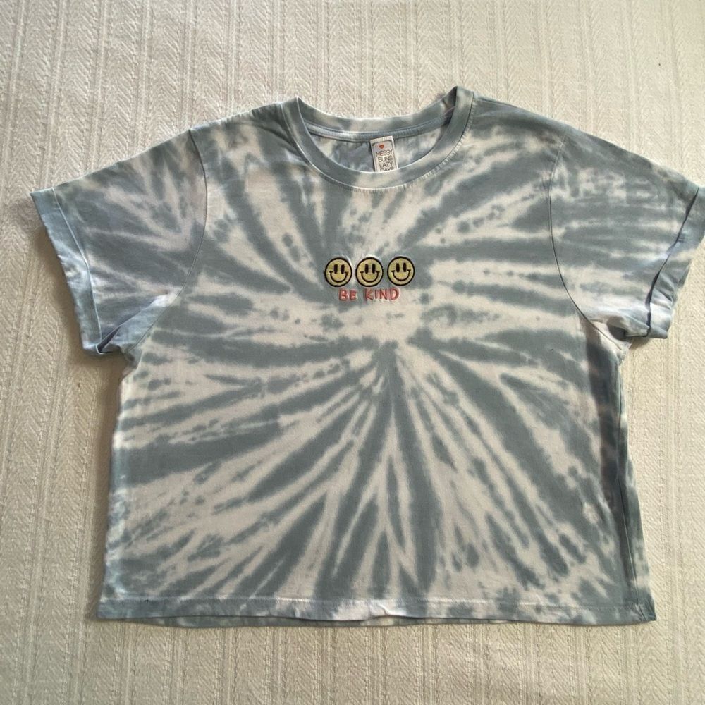 MESSY BUNS, LAZY DAYS JUNIOR LARGE "Be Kind" Tie-DYE T-shirt